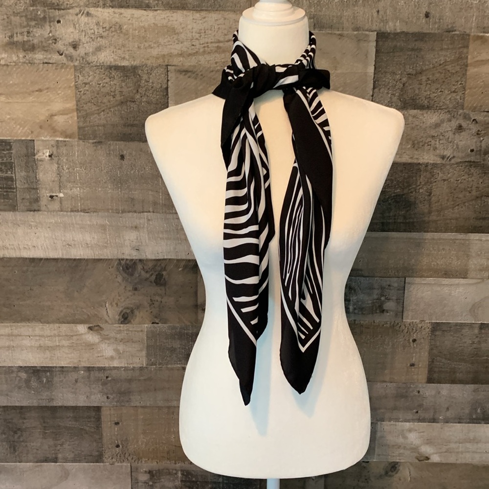 Avon Zebra Scarf - Picture 13 of 16